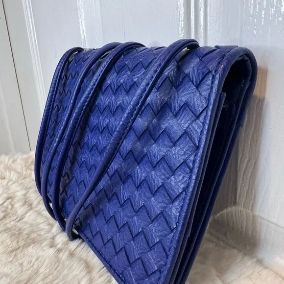 CLARKS ROYAL BLUE LEATHER WOVEN CROSSBODY - Picture 3 of 12